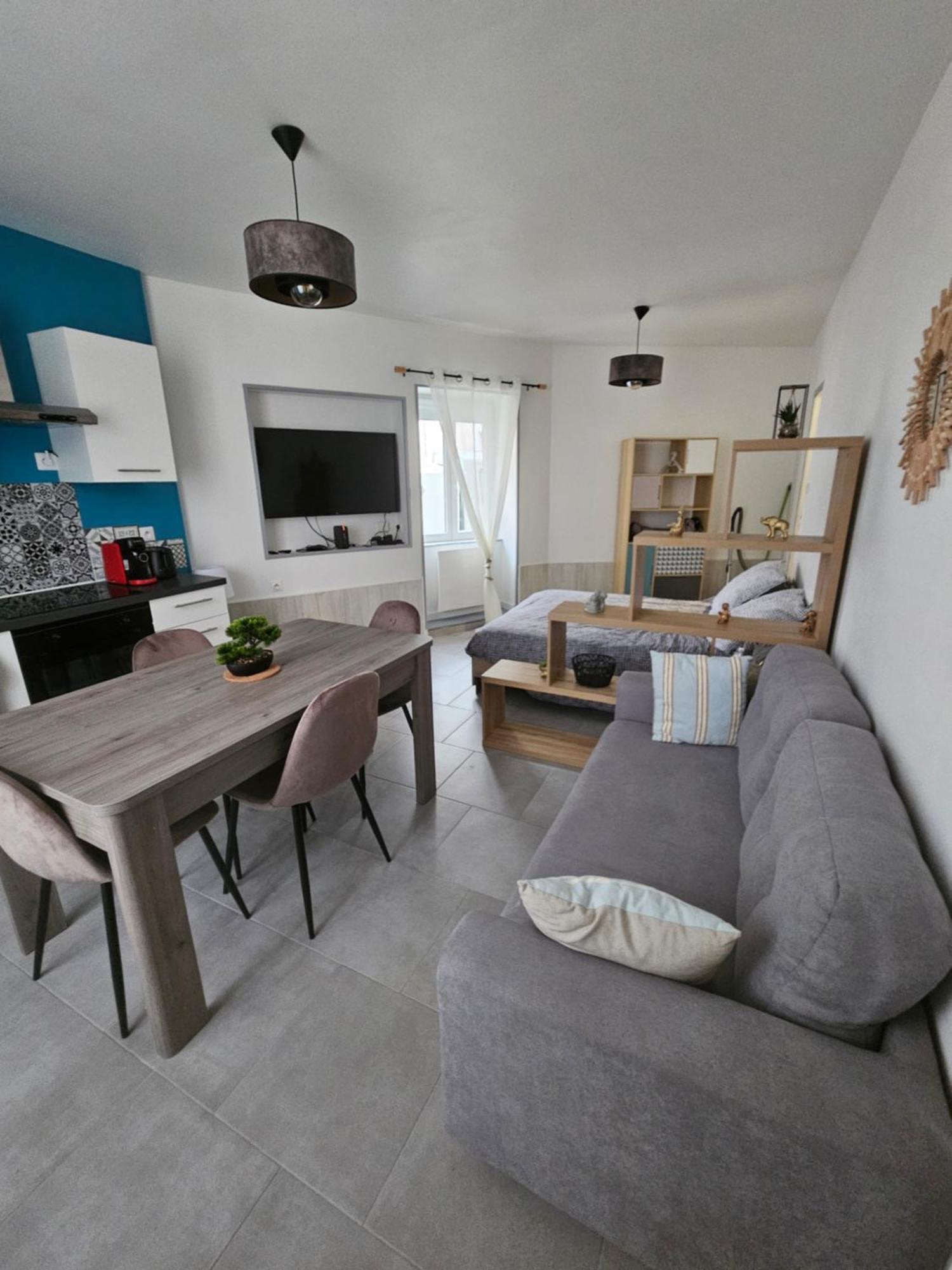 Sarl La Famille 1 Appartement Angoulême Buitenkant foto